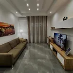 Louis Helen Apartmán