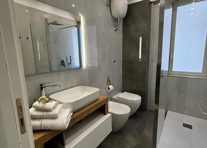 아파트 Louis Helen *