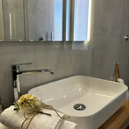 Louis Helen * Napoli