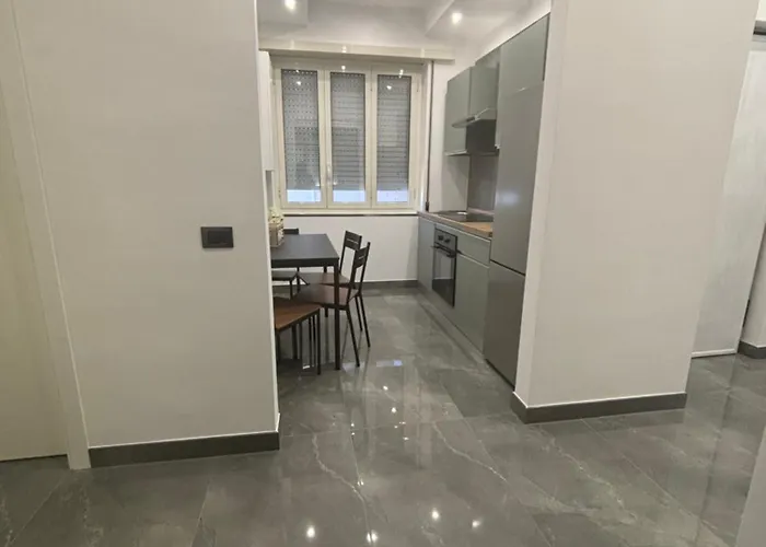 Louis Helen Apartment *